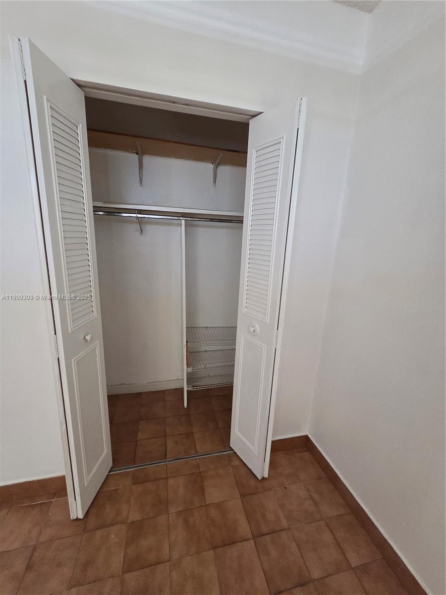 EL CID CONDO - Residential