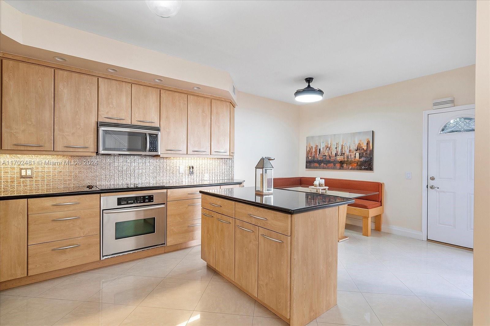 3620 Yacht Club Dr 503