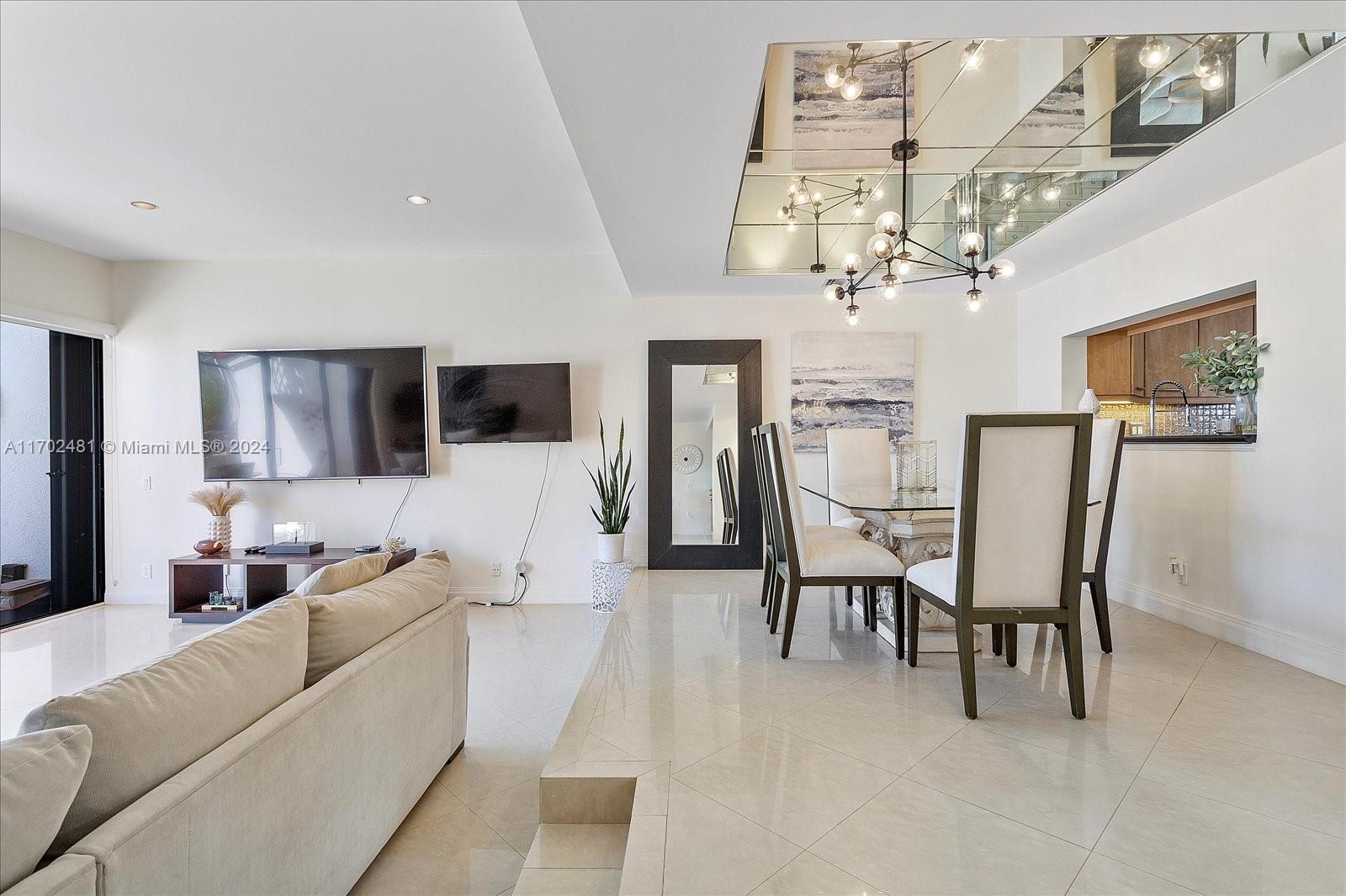 TOWNHOMES OF PORTSVIEW CO - Residential