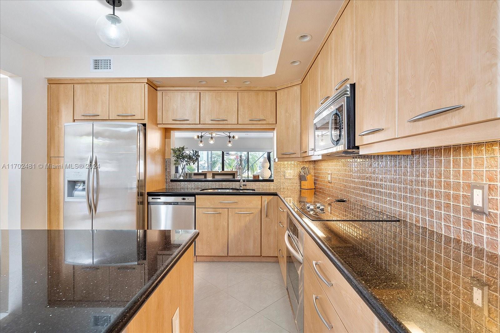 TOWNHOMES OF PORTSVIEW CO - Residential