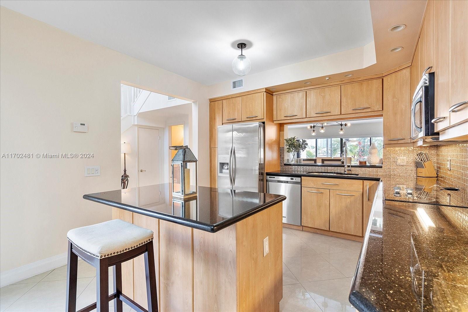 TOWNHOMES OF PORTSVIEW CO - Residential