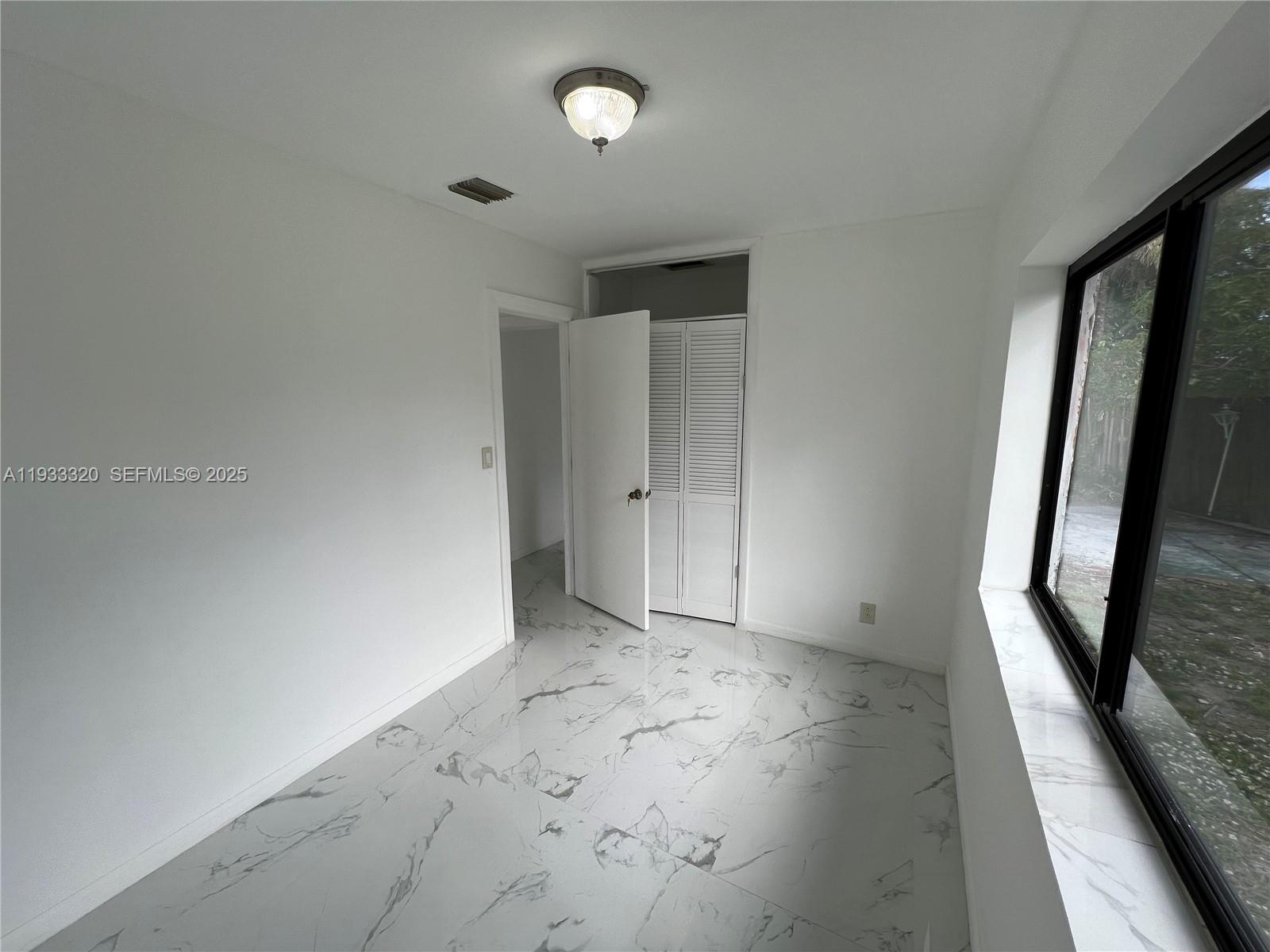 LAUDERDALE MANORS REV RES - Residential Lease