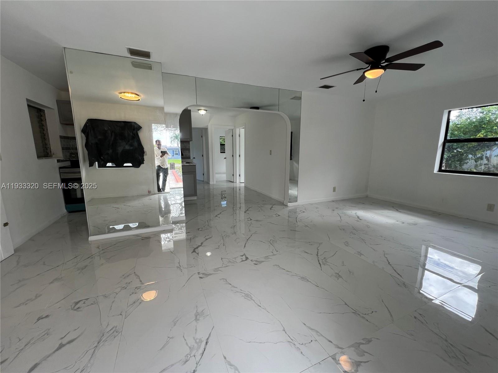 LAUDERDALE MANORS REV RES - Residential Lease