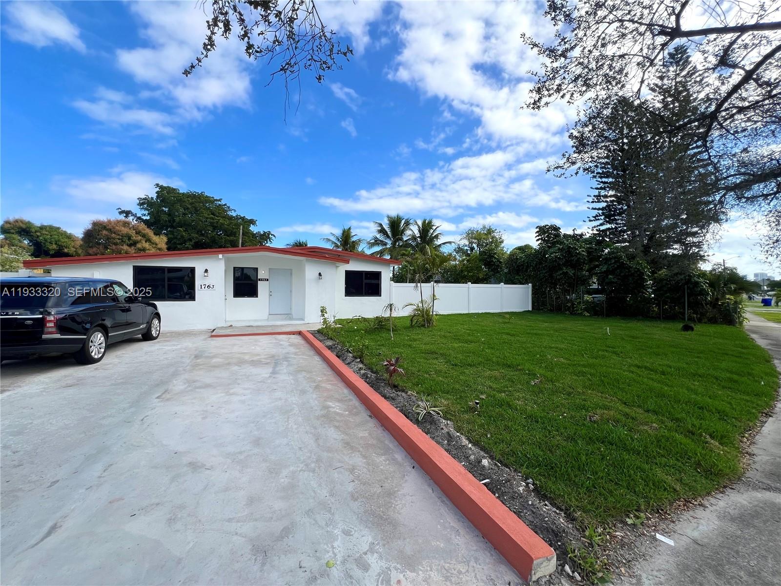 LAUDERDALE MANORS REV RES - Residential Lease