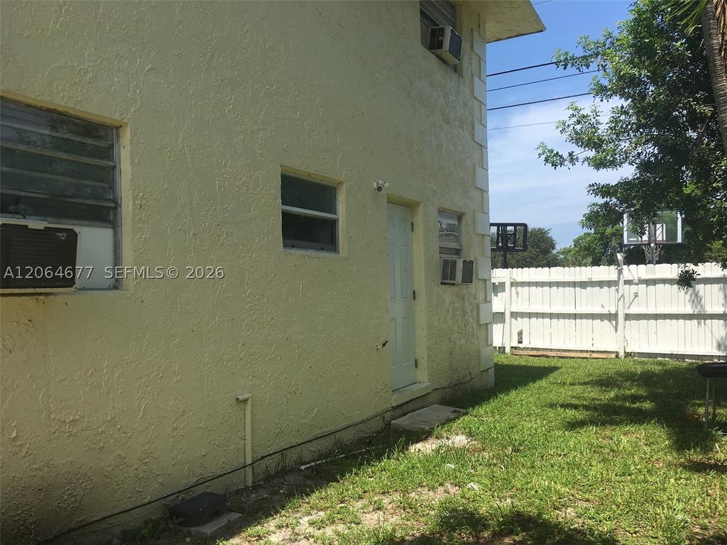 Photo of 620 NW 8th Ave #6, Pompano Beach, FL 33060 (MLS # A12064677)