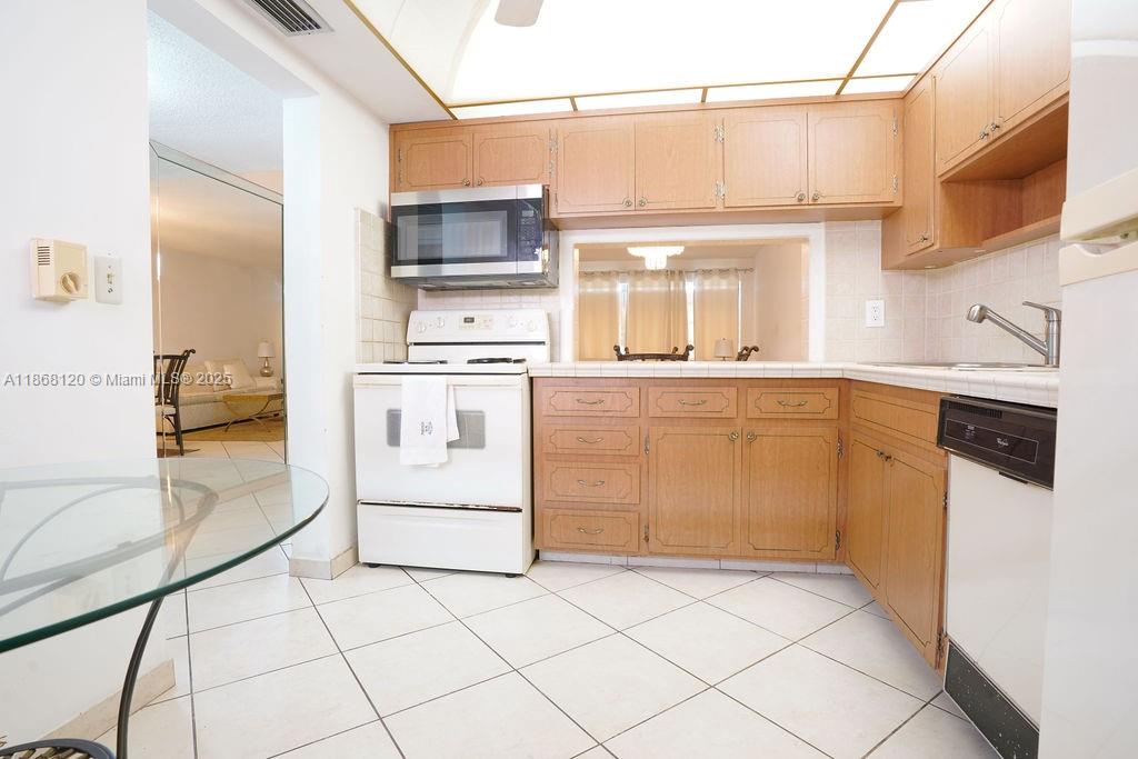 215 SE 3rd Ave 401D