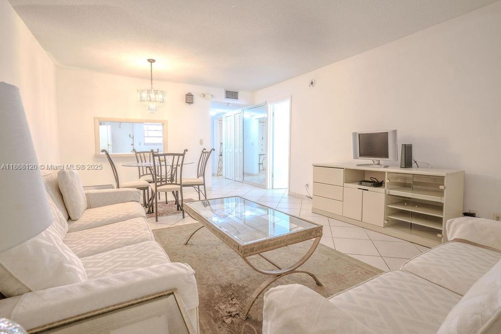 215 SE 3rd Ave 401D