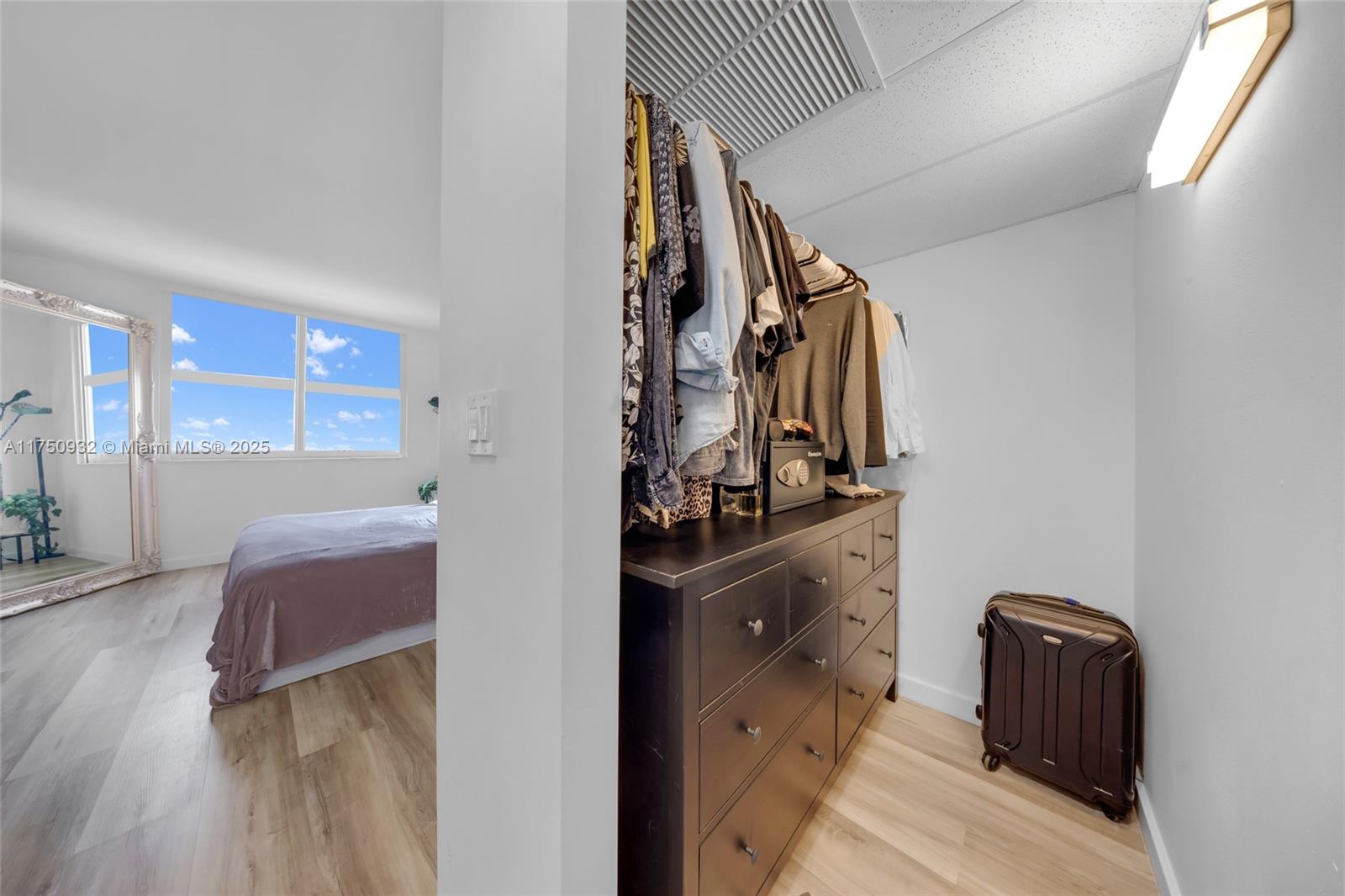 ARLEN HOUSE CONDO - Residential