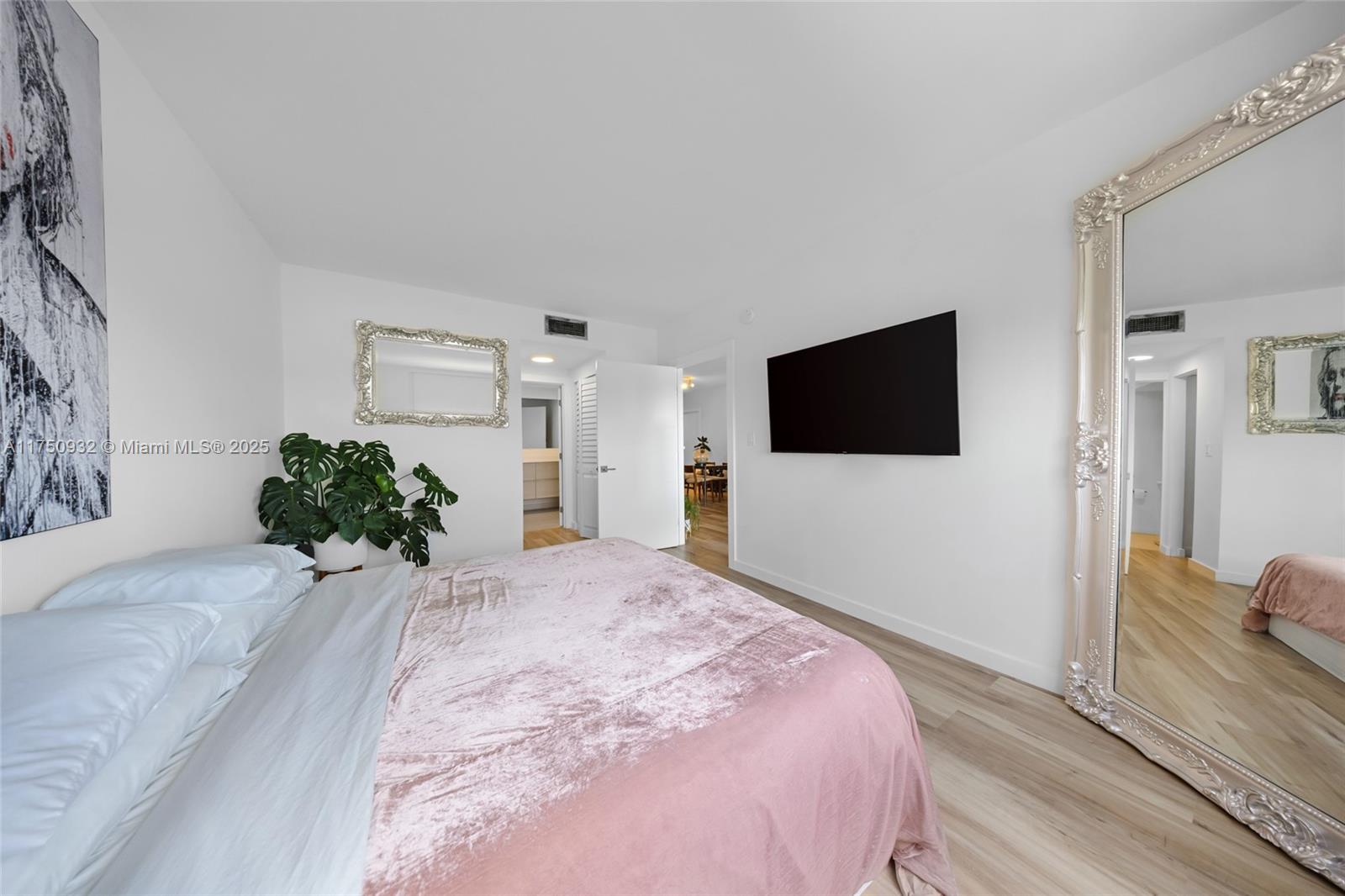 ARLEN HOUSE CONDO - Residential