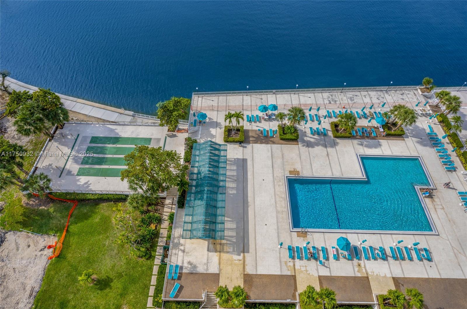 ARLEN HOUSE CONDO - Residential