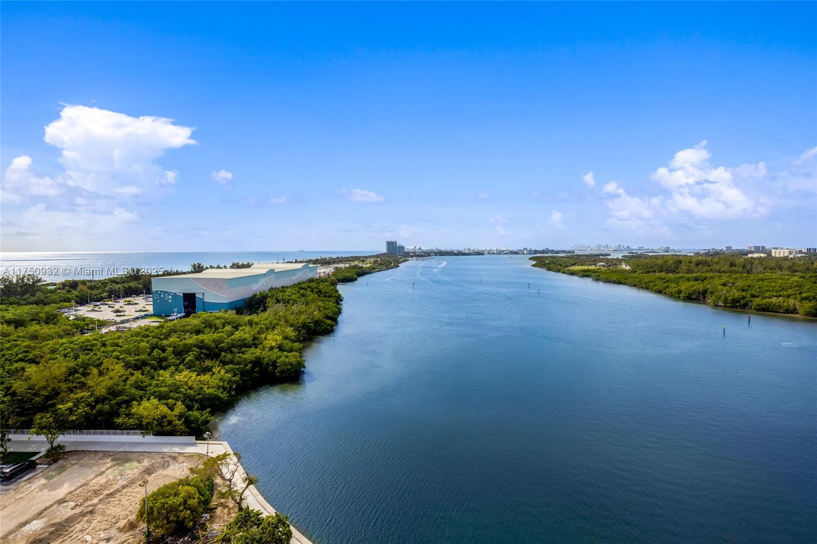 ARLEN HOUSE CONDO - Residential