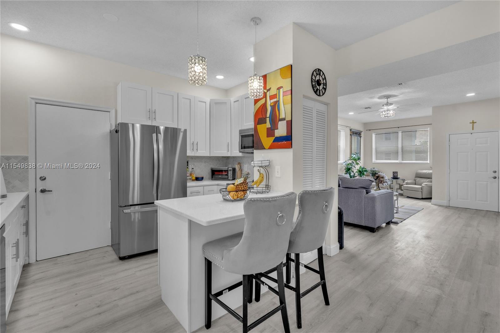 KENSINGTON MANOR - Residential
