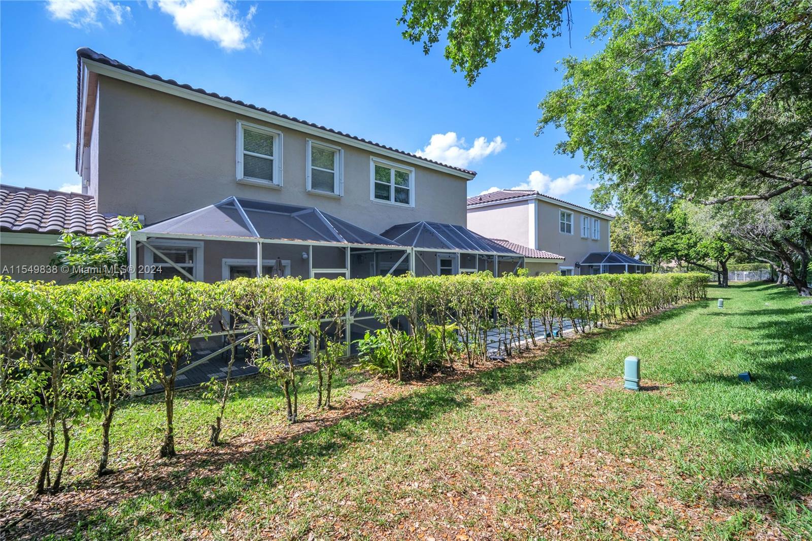 KENSINGTON MANOR - Residential
