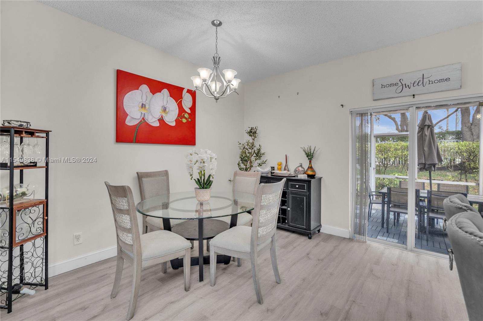 KENSINGTON MANOR - Residential