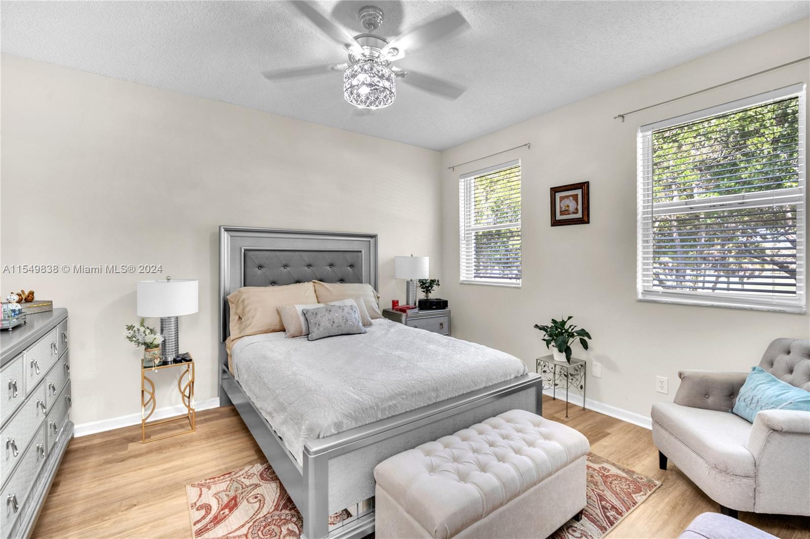 KENSINGTON MANOR - Residential