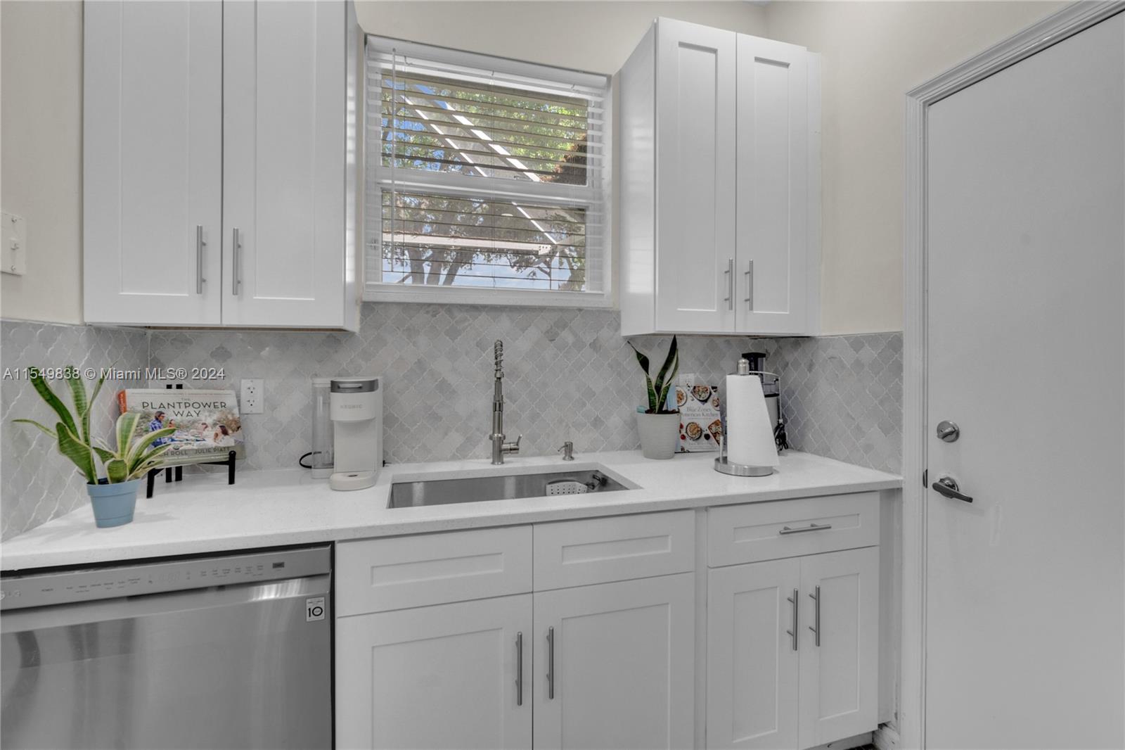 KENSINGTON MANOR - Residential