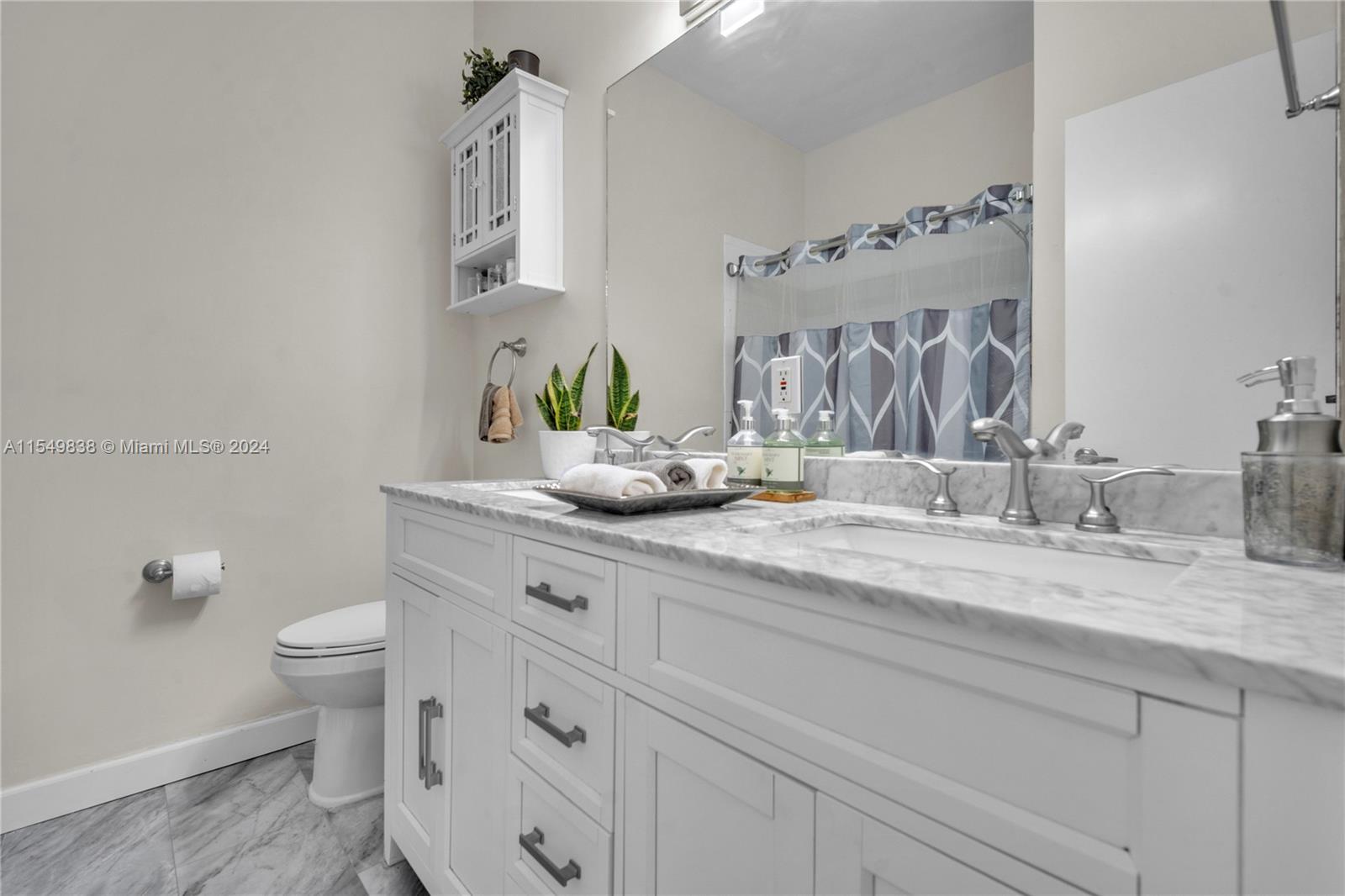 KENSINGTON MANOR - Residential