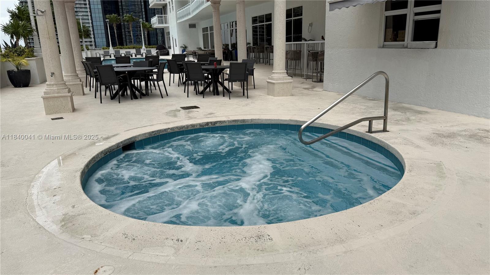 THE CLUB AT BRICKELL BAY - Residential