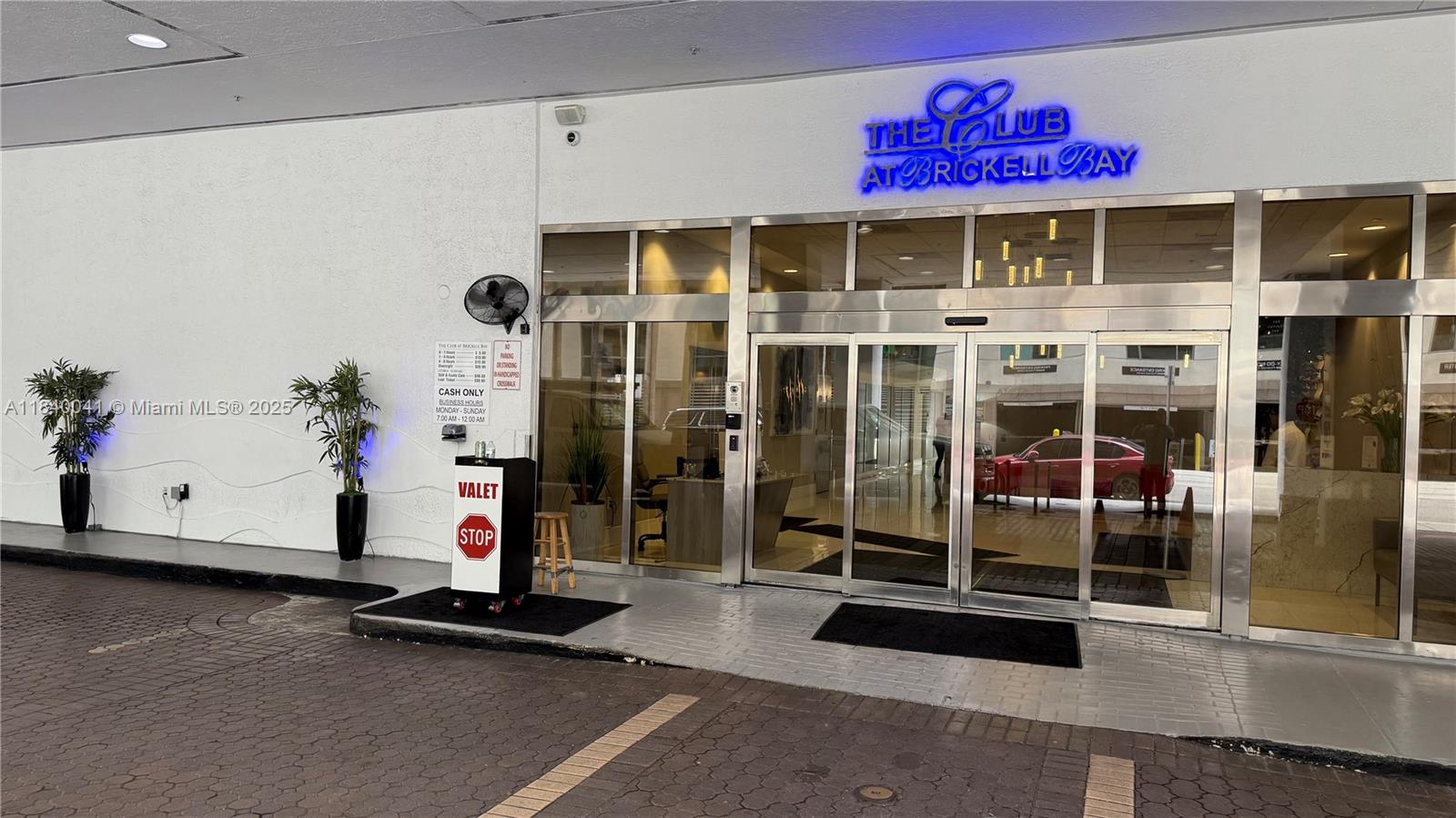 THE CLUB AT BRICKELL BAY - Residential