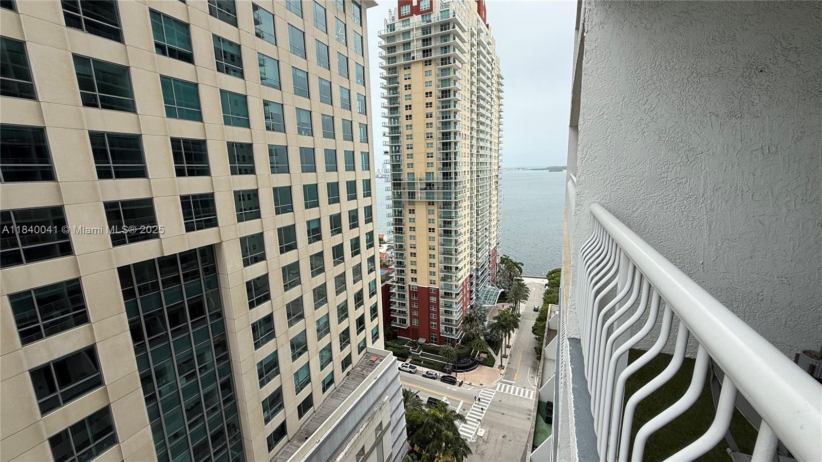 THE CLUB AT BRICKELL BAY - Residential