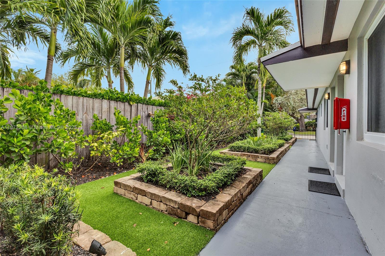 WAVERLY PLACE - Residential Lease