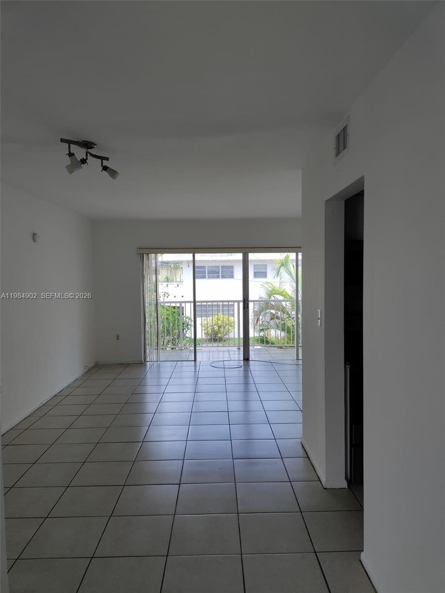 VILLAGE AT DADELAND CONDO - Residential