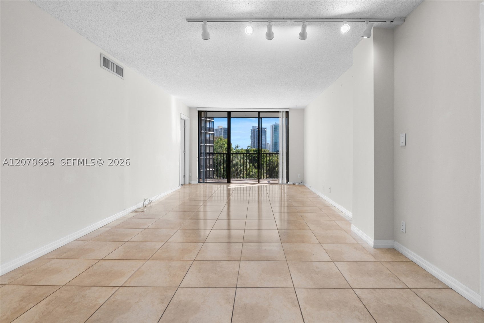 3401 N Country Club Dr 519
