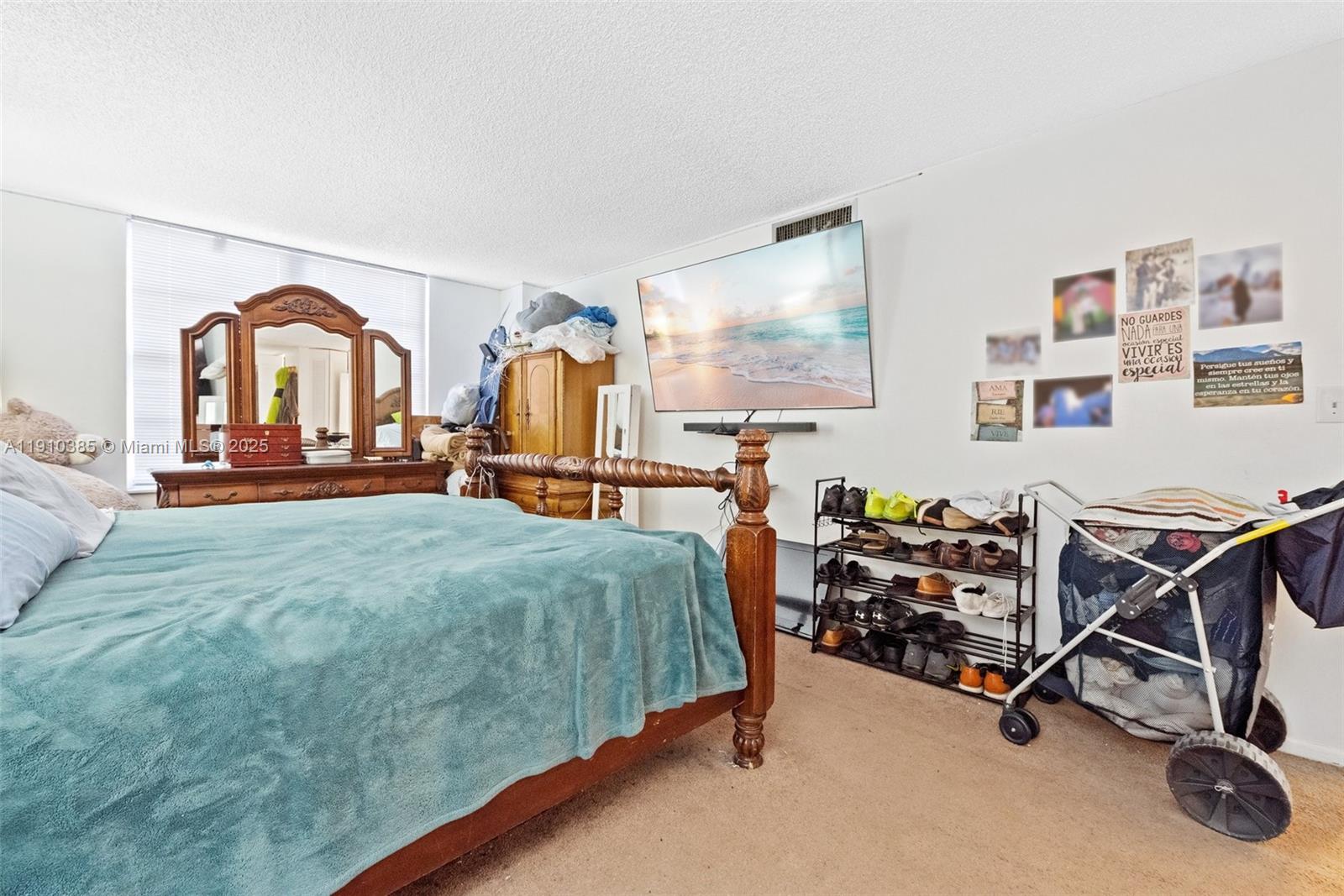 WINSTON TOWERS - Residential