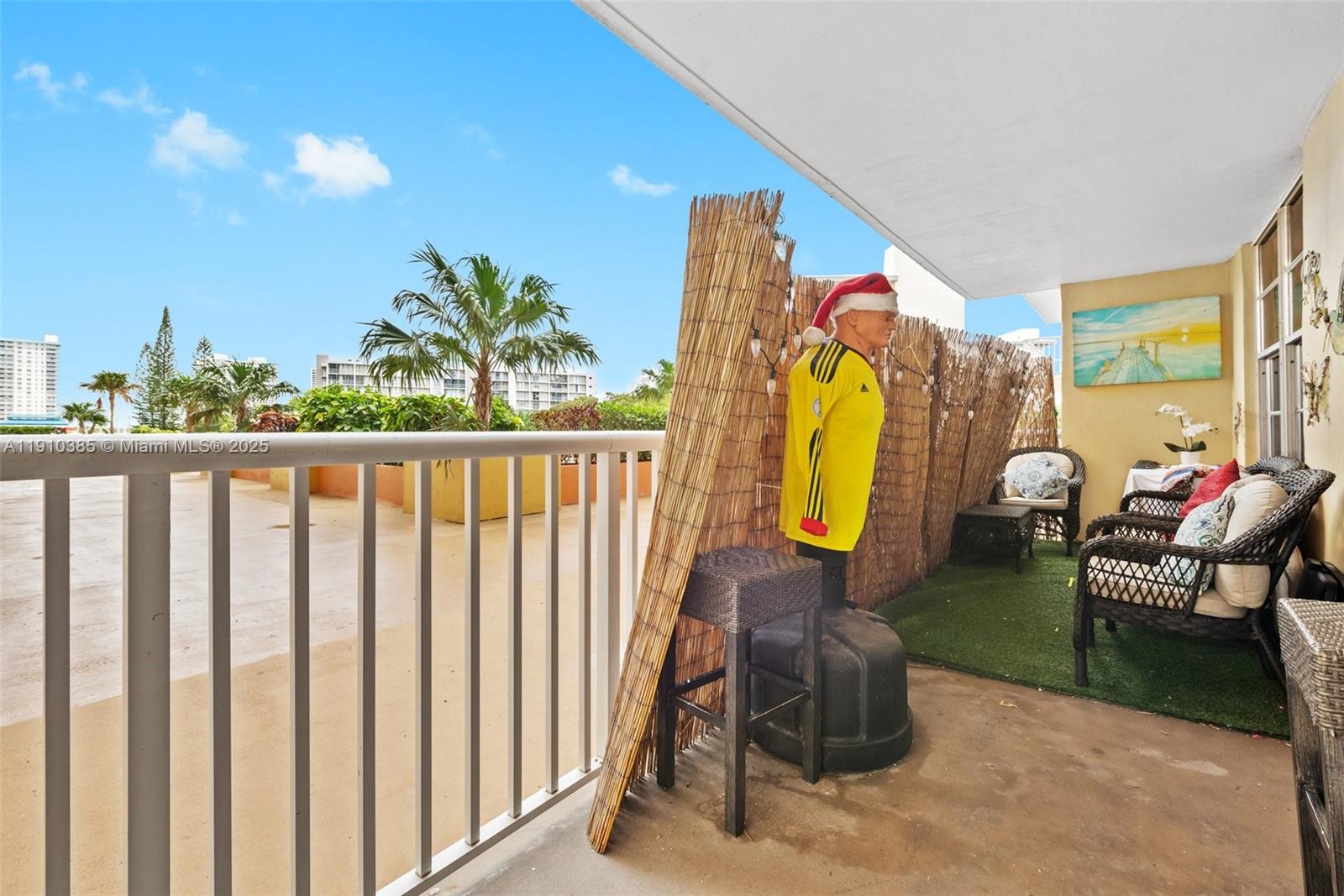 WINSTON TOWERS - Residential