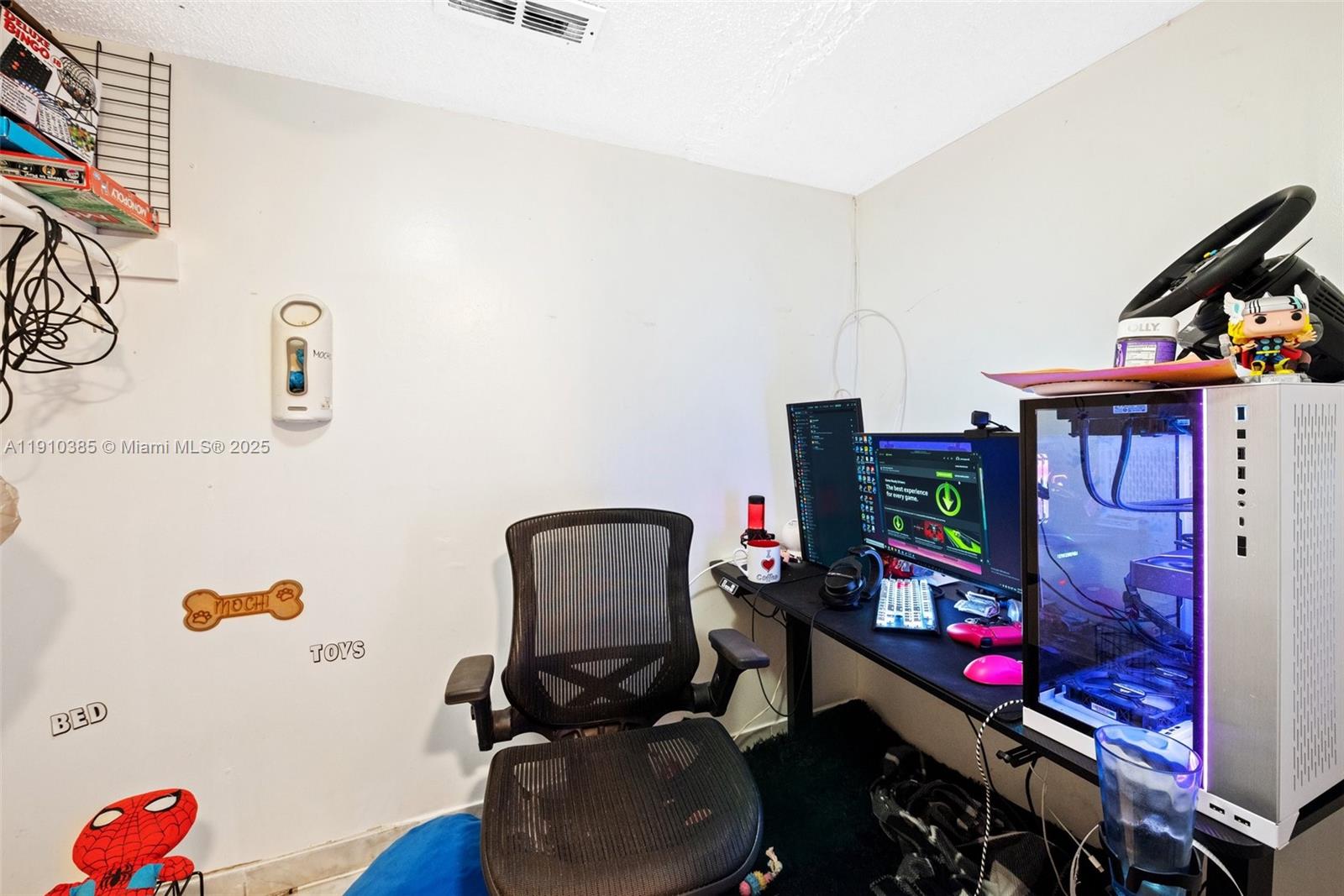 WINSTON TOWERS - Residential