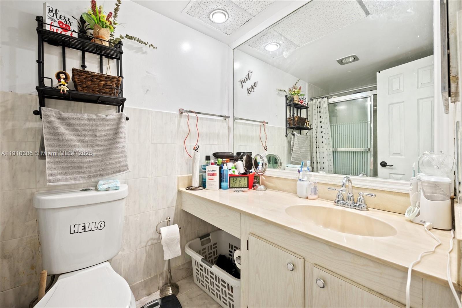 WINSTON TOWERS - Residential