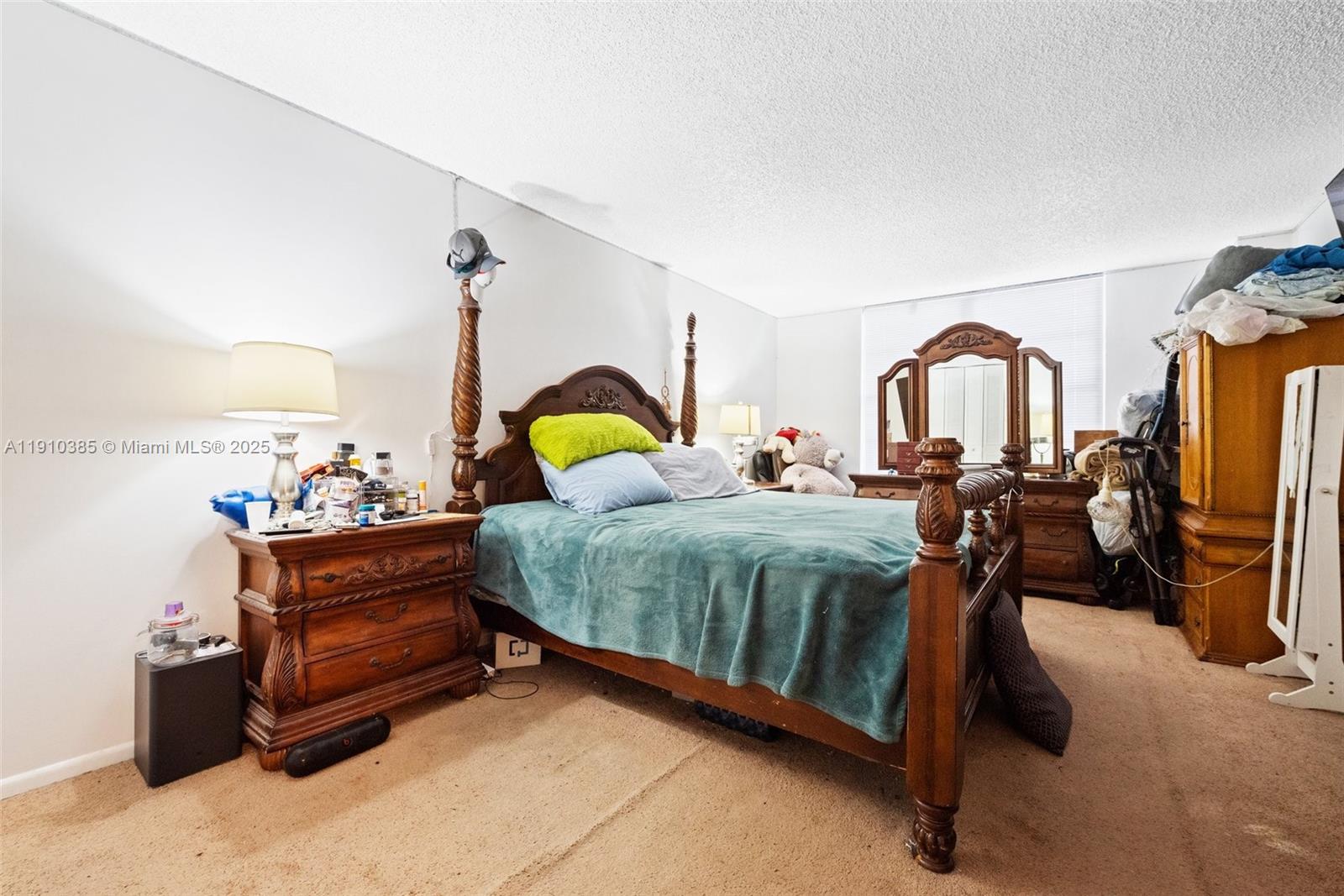 WINSTON TOWERS - Residential