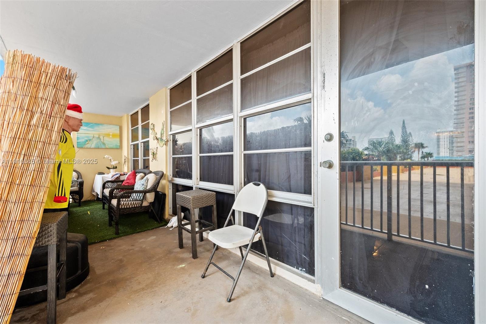 WINSTON TOWERS - Residential