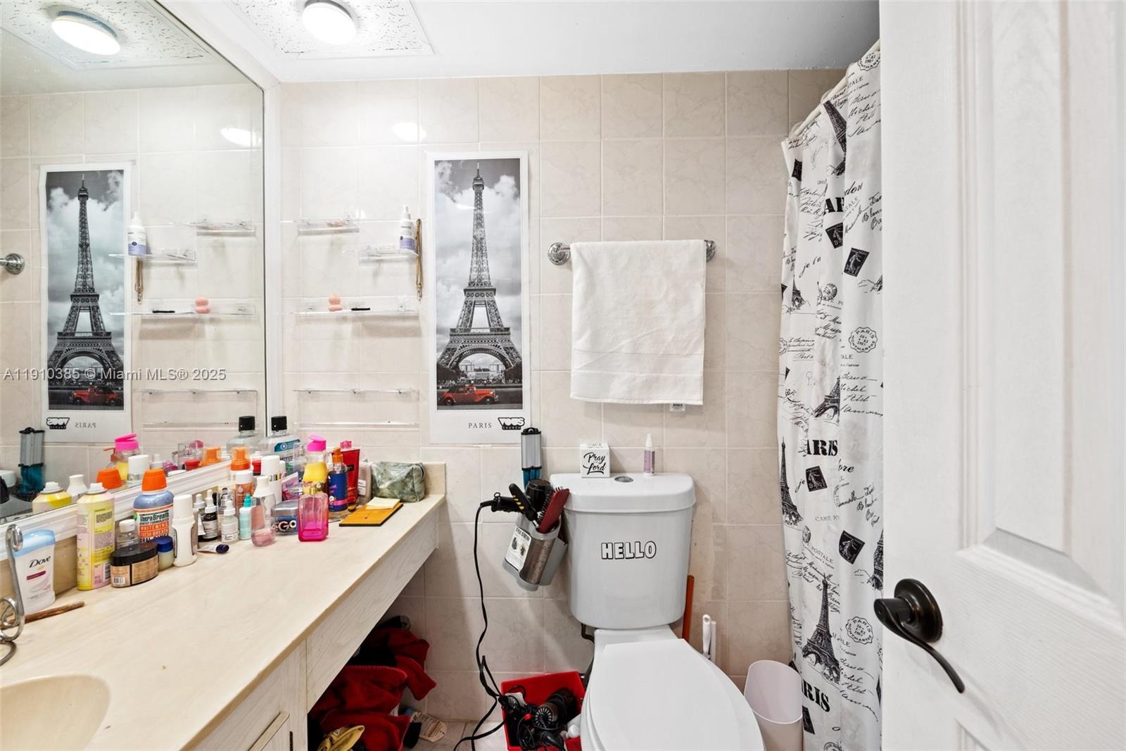 WINSTON TOWERS - Residential