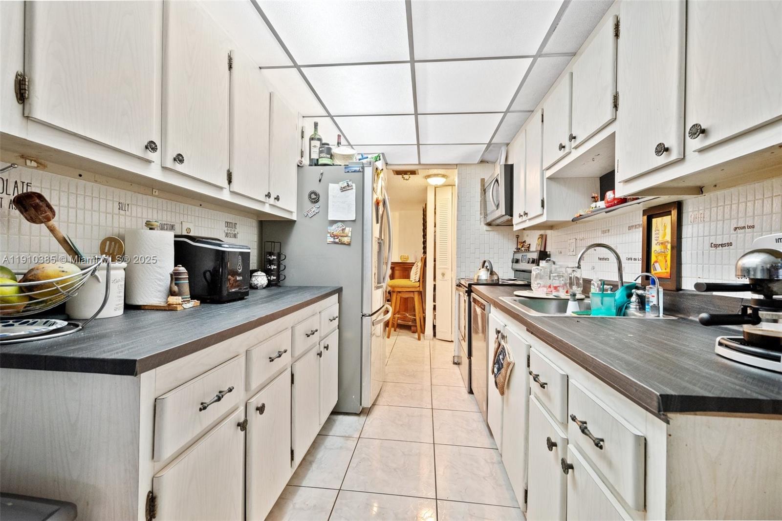 WINSTON TOWERS - Residential