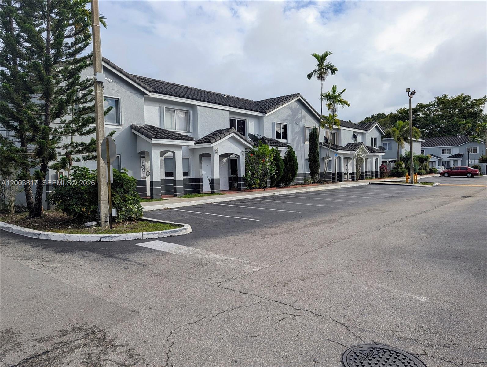 IMAGES OF KENDALL CONDO - Residential