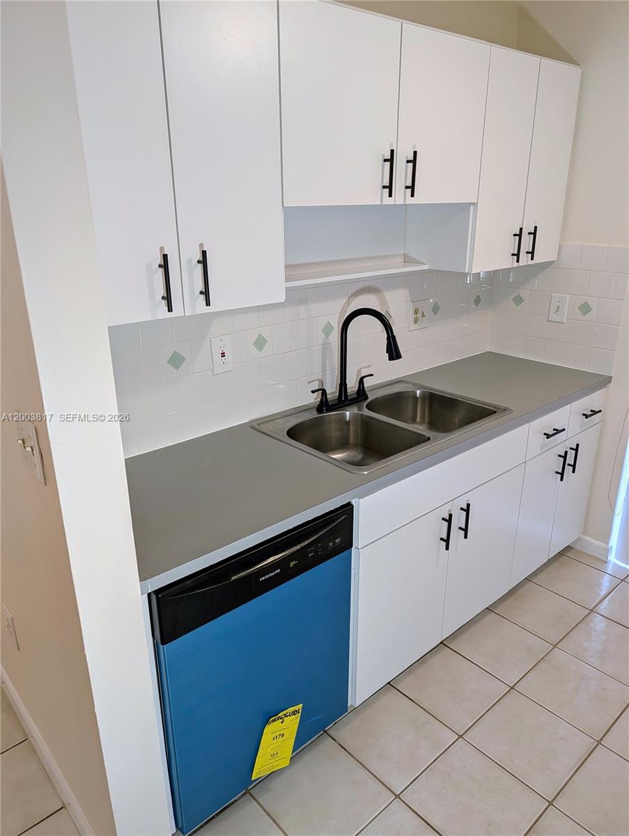 IMAGES OF KENDALL CONDO - Residential