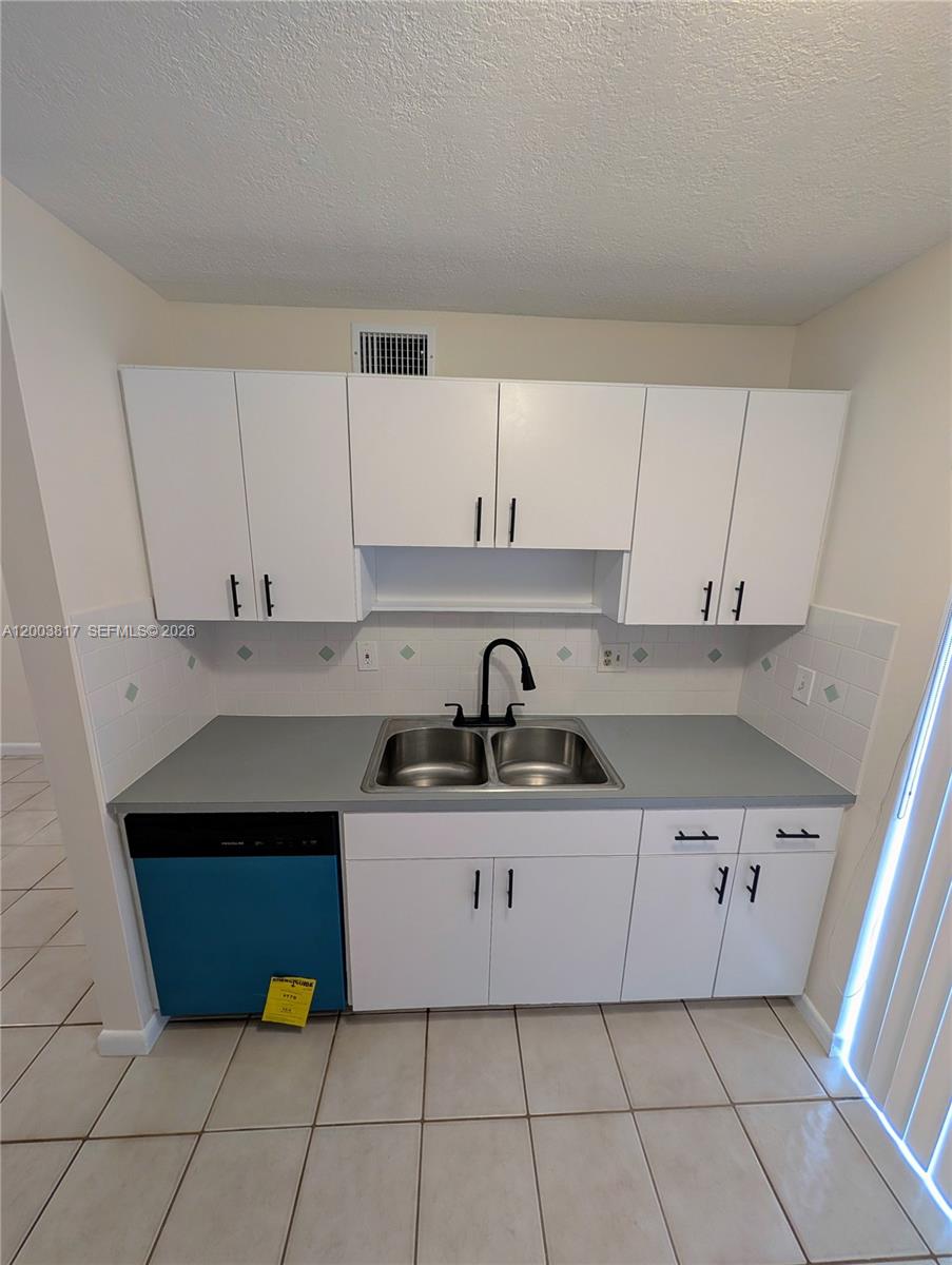 IMAGES OF KENDALL CONDO - Residential