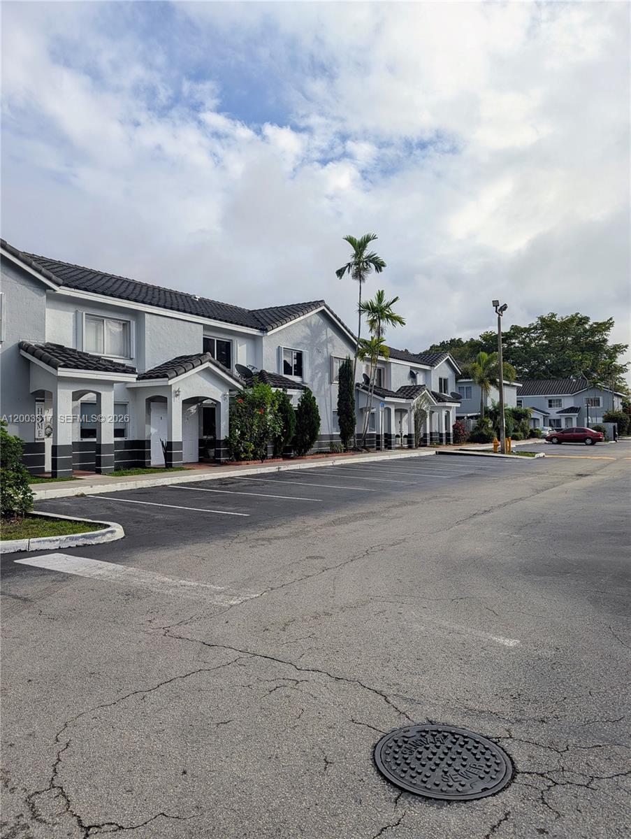 IMAGES OF KENDALL CONDO - Residential