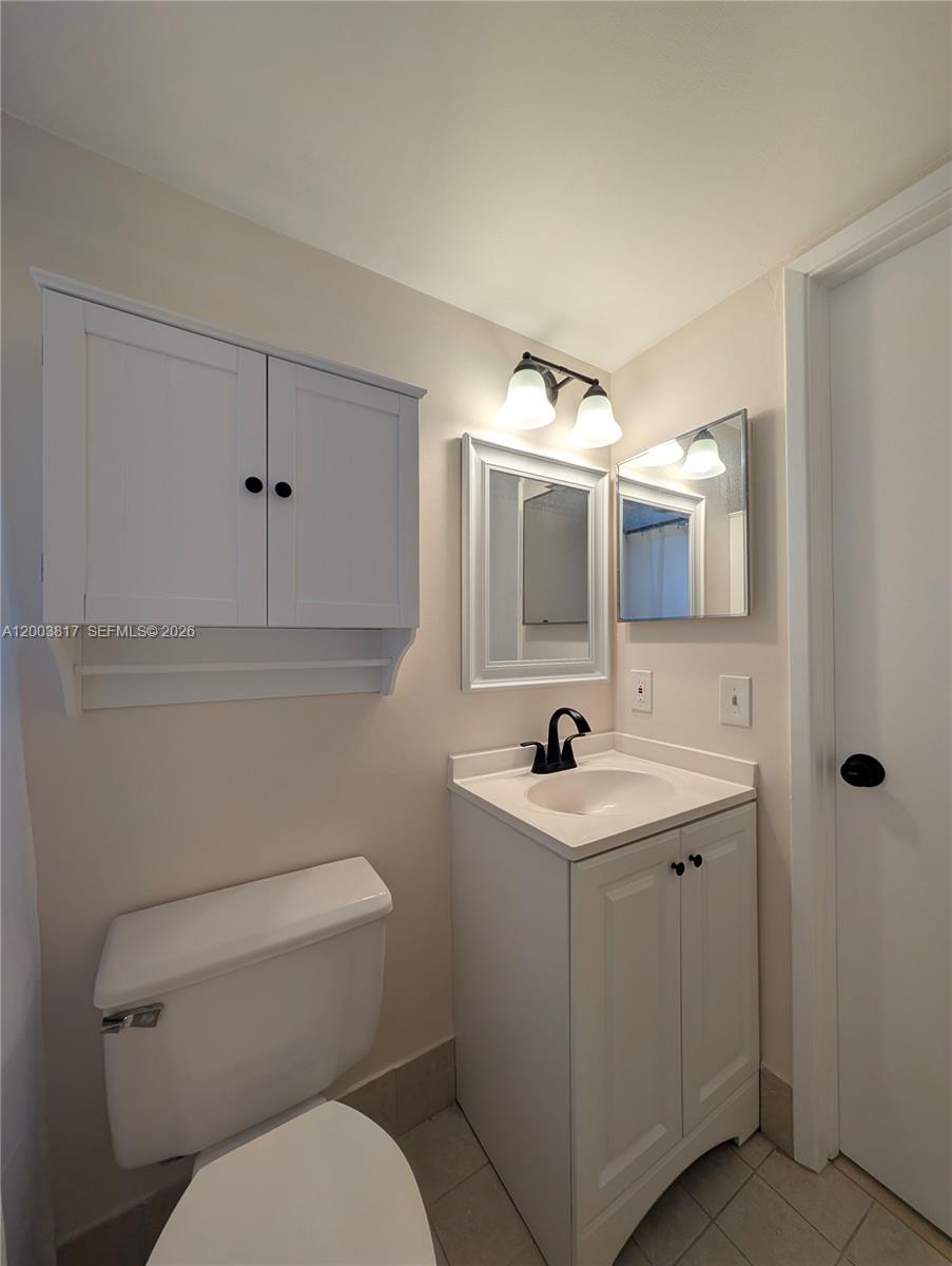 IMAGES OF KENDALL CONDO - Residential