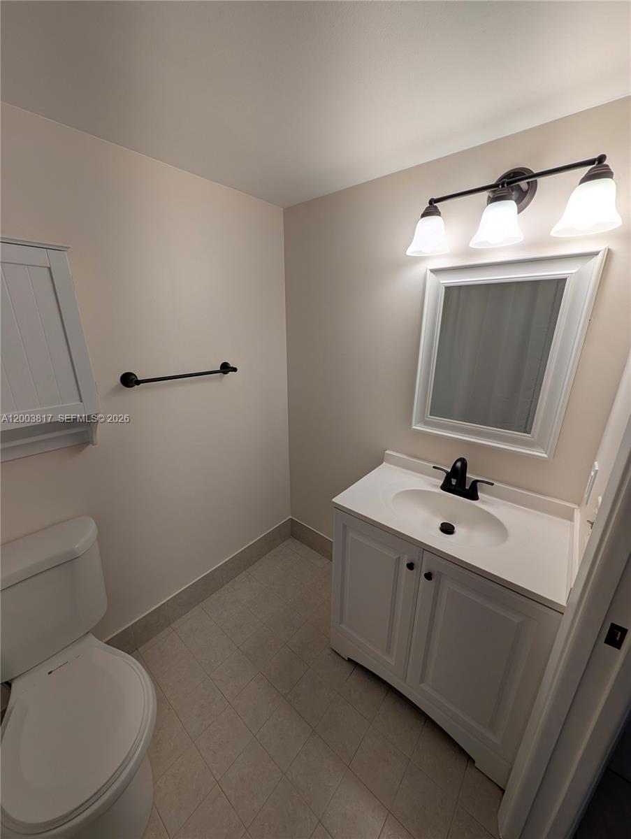 IMAGES OF KENDALL CONDO - Residential