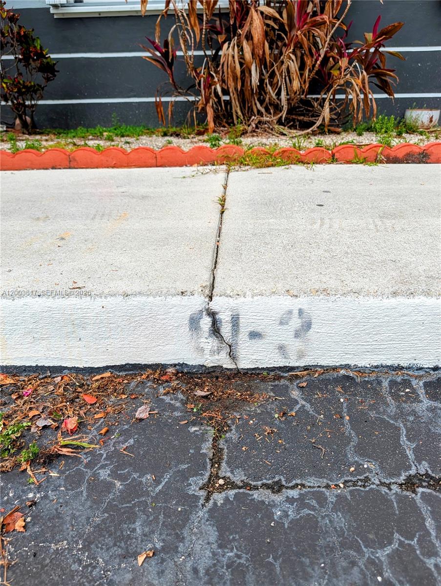 IMAGES OF KENDALL CONDO - Residential