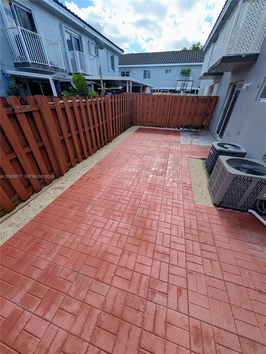 IMAGES OF KENDALL CONDO - Residential