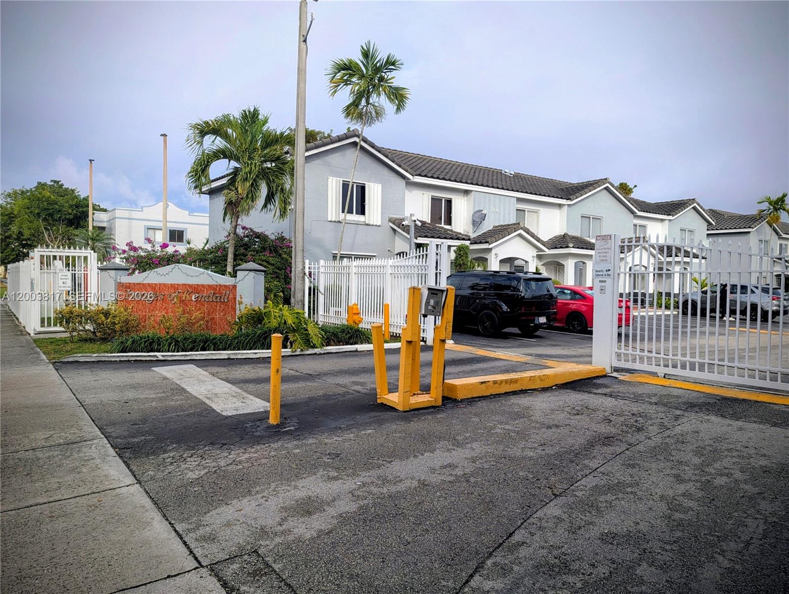 IMAGES OF KENDALL CONDO - Residential