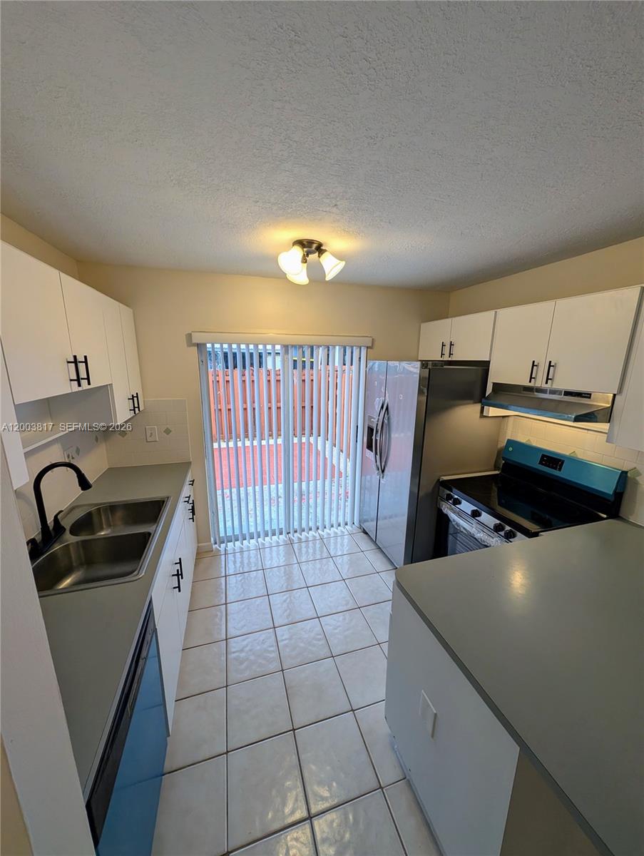 IMAGES OF KENDALL CONDO - Residential