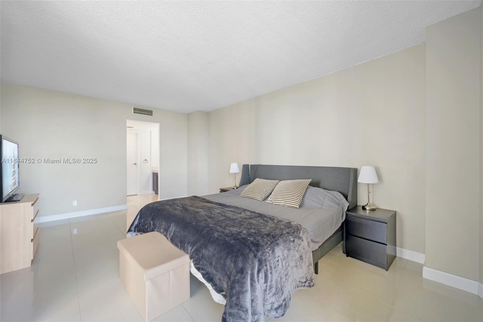 CORONADO CONDO- TOWER II - Residential