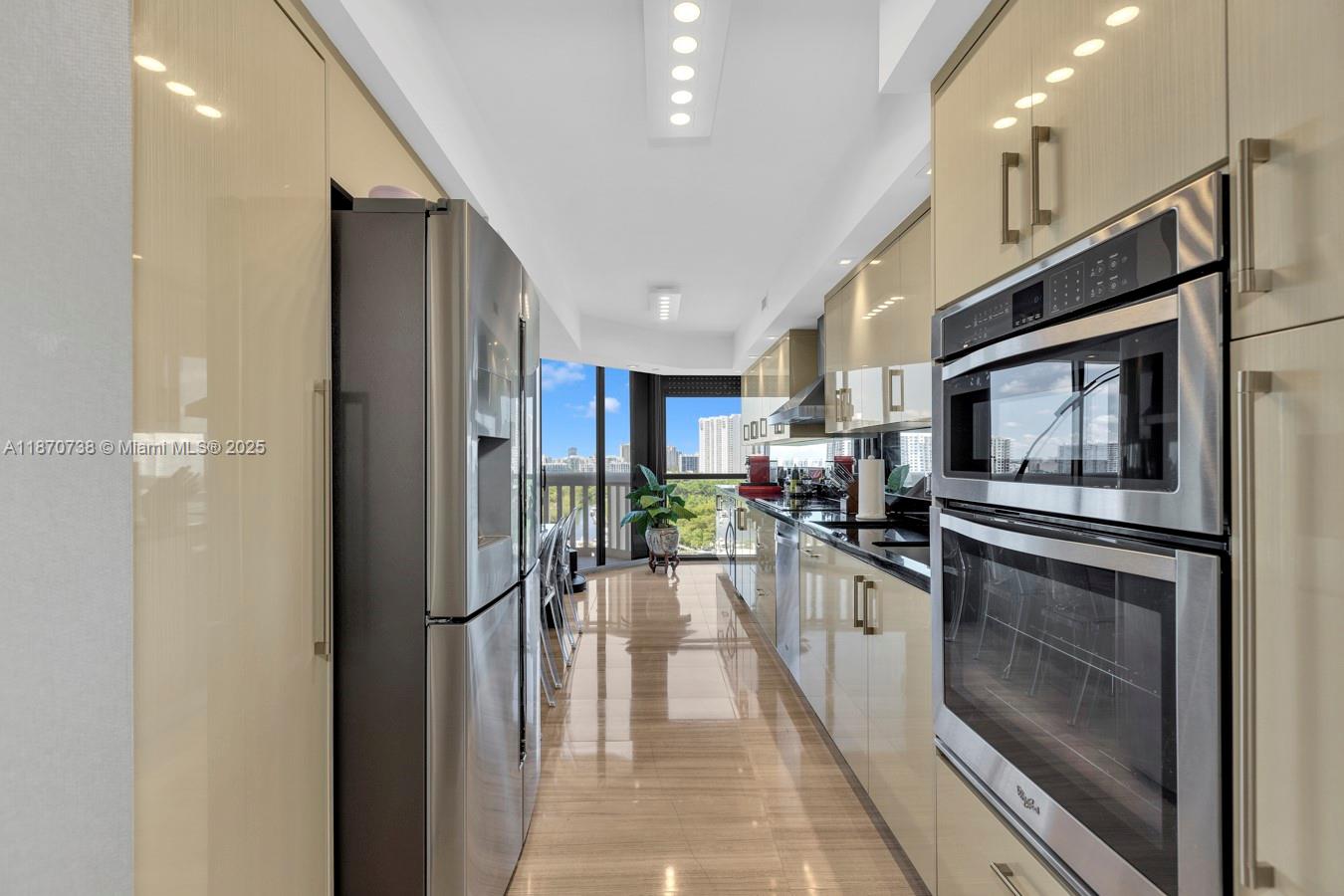 2000 ISL BLVD WILLIAMS IS - Residential