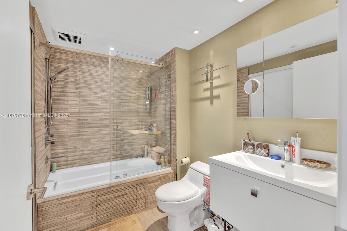 2000 ISL BLVD WILLIAMS IS - Residential