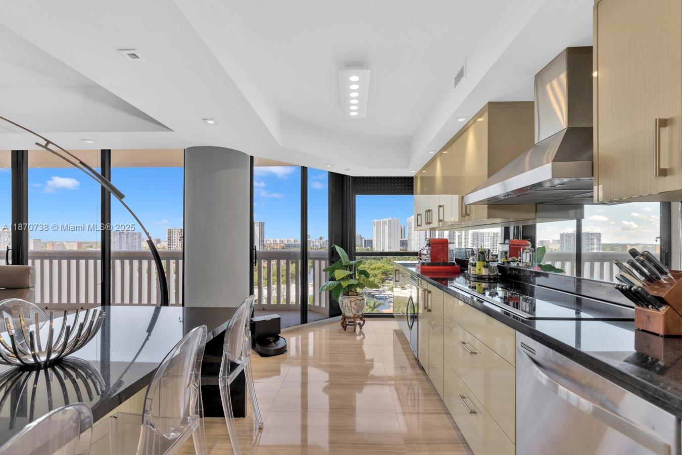 2000 ISL BLVD WILLIAMS IS - Residential