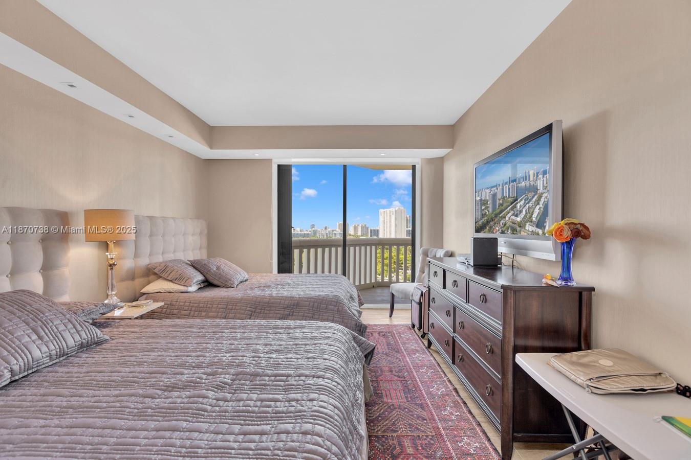 2000 ISL BLVD WILLIAMS IS - Residential